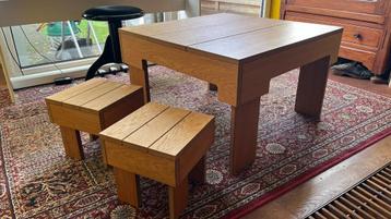 kindertafel beschikbaar voor biedingen