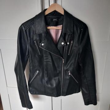 Only kunstlederen jasje maat 38 beschikbaar voor biedingen