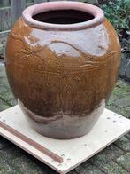 PRACHTIGE BOLLE TUINVAAS
Bloempot         met draakachtige m, Ophalen