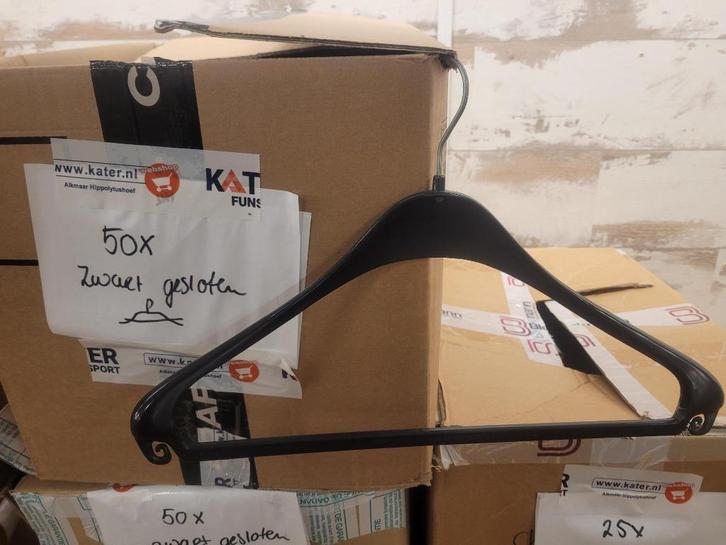KLEDING HANGERS Div.type's, Kleding | Dames, Kledinghangers, Zo goed als nieuw, Kunststof, Volwassenen, Ophalen