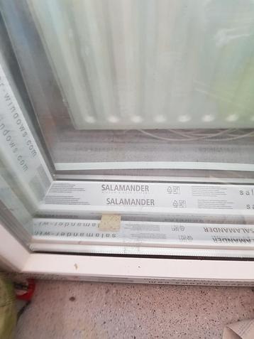  2 nieuwe kunstof kozijnen 110x80x10 kleur wit met +++ dubb. beschikbaar voor biedingen