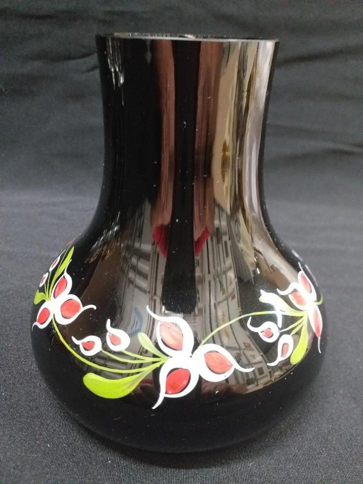 Zwarte bolvormige vaas, Huis en Inrichting, Woonaccessoires | Vazen, Zo goed als nieuw, Zwart, Minder dan 50 cm, Glas, Ophalen of Verzenden