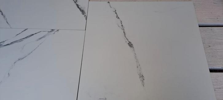 7m2 nieuw in doos (plus restjes) gerectificeerde marmerlook, Doe-het-zelf en Verbouw, Tegels, Nieuw, Wandtegels, Marmer, 60 cm of meer