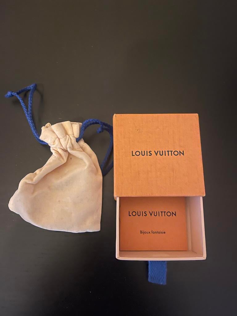 Louis Vuitton Oorbellen met Doos, Ophalen of Verzenden, Gebruikt, Goud, Hangers
