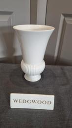 Wedgwood moonstone vaas 21 cm hoog  14 cm doorsnee, Ophalen of Verzenden