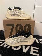 Yeezy 700 V3 Azael maat 45, Kleding | Heren, Schoenen, Verzenden, Wit, Adidas Yeezy, Sneakers of Gympen