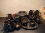 Grote complete serviesset - donker bruin/grijs 59 delig, Ophalen, Zo goed als nieuw, Effen, Aardewerk
