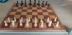 Houten schaak spel 50 x 50 cm in goede staat en compleet, Ophalen of Verzenden, Zo goed als nieuw