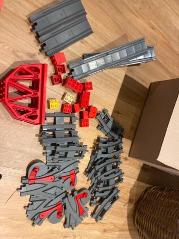 Duplo Trein Spoor + wissels +brug beschikbaar voor biedingen