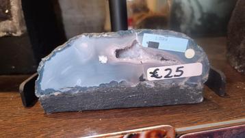 Amatist geode beschikbaar voor biedingen