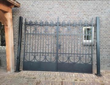 Poort met palen beschikbaar voor biedingen