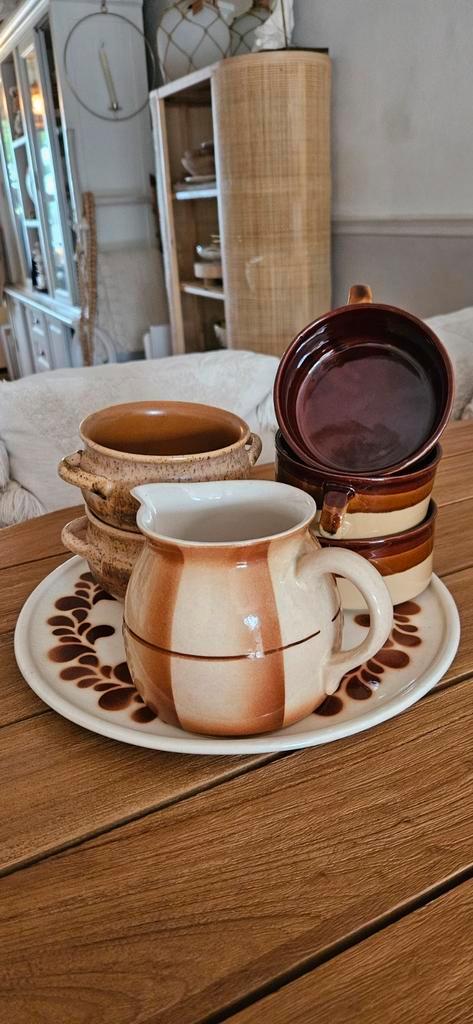 Retro vintage serviesset bord met kan en kommen, Antiek en Kunst, Antiek | Servies compleet, Ophalen of Verzenden