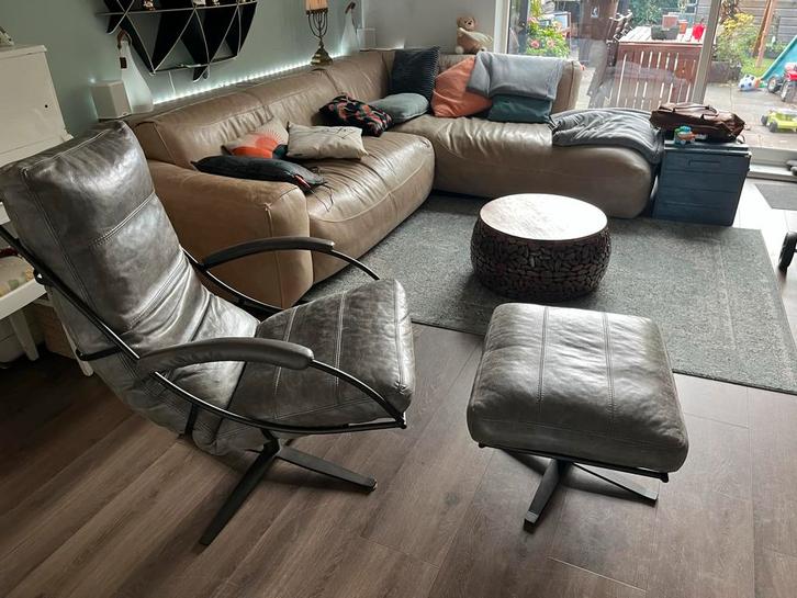Grijze Buffalo Leren Fauteuil 'Job' + Hocker, Huis en Inrichting, Stoelen, Gebruikt, Eén, Leer, Grijs, Ophalen