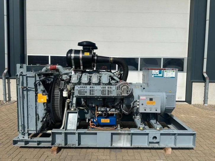 Iveco GE 8281 SRI27 00A71 Mecc Alte Spa 450 kVA generatorset, Zakelijke goederen, Machines en Bouw | Aggregaten, Ophalen of Verzenden