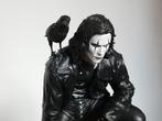 The Crow Rooftop Diorama Eric Draven PVC Statue, Ophalen of Verzenden, Zo goed als nieuw, Beeldje, Replica of Model