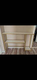 Sidetable goud met wit glas, Huis en Inrichting, Tafels | Sidetables, Ophalen, 100 tot 150 cm, Glas, Zo goed als nieuw
