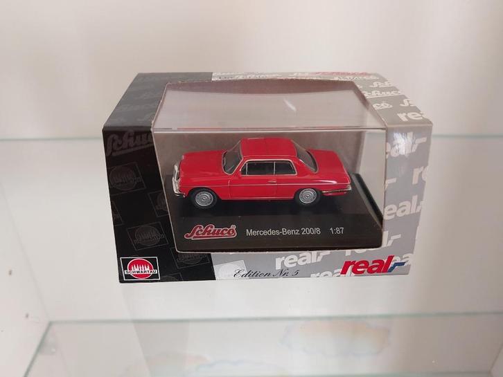 HO Schuko Real model Mercedes Benz 200/8 1:87 rood, Hobby en Vrije tijd, Modeltreinen | H0, Nieuw, Overige typen, Gelijkstroom of Wisselstroom