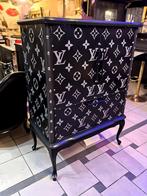 Louis Vuitton custom kast, Ophalen, Van der driftstraat 12, Marlonseubels@hotmail.com, Zo goed als nieuw