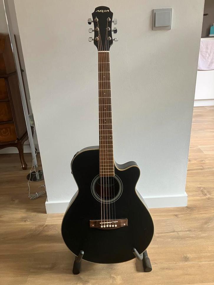 Aria Elecord FET SP BLACK 2002 vintage, Muziek en Instrumenten, Snaarinstrumenten | Gitaren | Akoestisch, Zo goed als nieuw, Western- of Steelstringgitaar