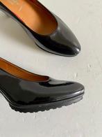 i524 Voltan: maat 38 lak-leren pumps schoenen hak zwart leer, Zwart, Voltan, Ophalen of Verzenden, Zo goed als nieuw