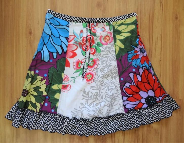 ZGAN: zomerse Sao Paulo rok wit rood groen zwart mt 46, Kleding | Dames, Rokken, Zo goed als nieuw, Maat 46/48 (XL) of groter