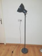 Vintage bioscoop schijnwerper lamp antraciet in h. 150-170cm, Ophalen, Vintage, Zo goed als nieuw, Metaal
