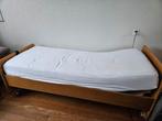 Één persoonsbed electr. verstelbare lattenbodem 80 x 200 cm, Huis en Inrichting, Slaapkamer | Bedden, Ophalen, Verstelbaar, Zo goed als nieuw