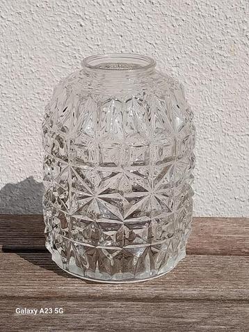 Mooie antieke lampenkap ananas vorm beschikbaar voor biedingen