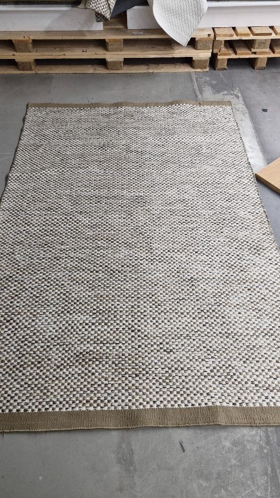 Vloerkleed MOMO Rugs Valasa Grey White 160x230, Huis en Inrichting, Stoffering | Tapijten en Kleden, Nieuw, 150 tot 200 cm, 200 cm of meer