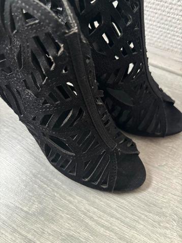 Zwarte Glitter Pumps Maat 36 beschikbaar voor biedingen
