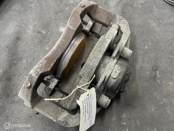 Remklauw rechtsvoor  5-serie F10 535d  34116786818, Auto-onderdelen, Remmen en Aandrijving, Gebruikt, Ophalen of Verzenden