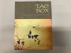T.K. Tao Box compleet met 50 meditatiekaarten en boek, Spiritualiteit algemeen, Overige typen, Ophalen of Verzenden, Zo goed als nieuw