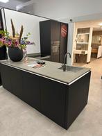 Luxe greeploze showroomkeuken met Bosch inbouwapparatuur, Ophalen, 200 cm of meer, 75 cm of meer, Zwart