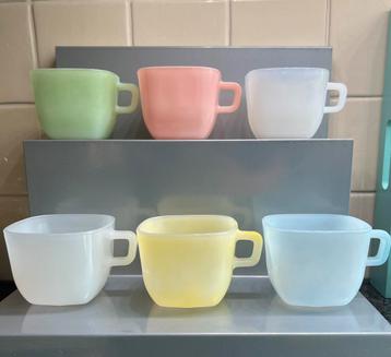 6 Vintage soepkommen Opale beschikbaar voor biedingen