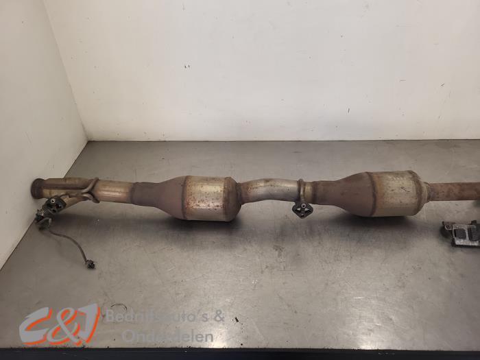 Uitlaat Middendemper van een Mercedes Vito, Auto-onderdelen, Uitlaatsystemen, Mercedes-Benz, Gebruikt, 3 maanden garantie, Ophalen of Verzenden
