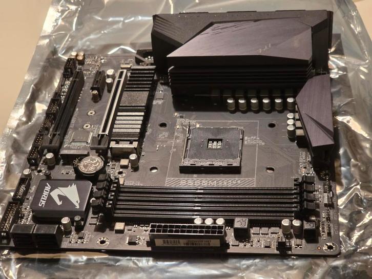 Gigabyte B550M AORUS PRO-P AM4 Moederbord, Computers en Software, Moederborden, Gebruikt, AMD, DDR4, Ophalen of Verzenden