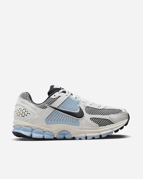 Nike Zoom Vomero 5 ‘Light armory blue’, Kleding | Dames, Schoenen, Nieuw, Sneakers of Gympen, Blauw, Ophalen of Verzenden
