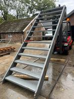 Houten rechte trap 13 treden 2.63 h. 1.25 br. 45 graden, Doe-het-zelf en Verbouw, Ladders en Trappen, Ophalen, Gebruikt, Trap