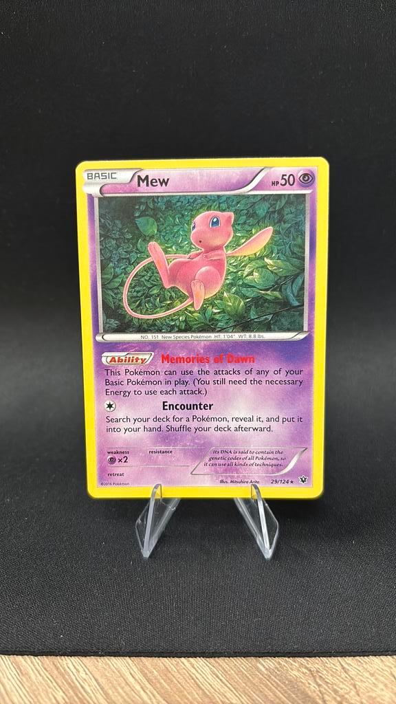 Mew 29/124 - HOLO - Fates Collide, Hobby en Vrije tijd, Verzamelkaartspellen | Pokémon, Zo goed als nieuw, Ophalen of Verzenden
