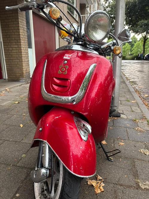Retro scooter blauw kenteken als nieuw, Fietsen en Brommers, Snorfietsen en Snorscooters, Zo goed als nieuw, Overige merken, Benzine