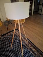 Leuke staande lamp, Huis en Inrichting, Lampen | Vloerlampen, Ophalen, Zo goed als nieuw, Hout, 150 tot 200 cm