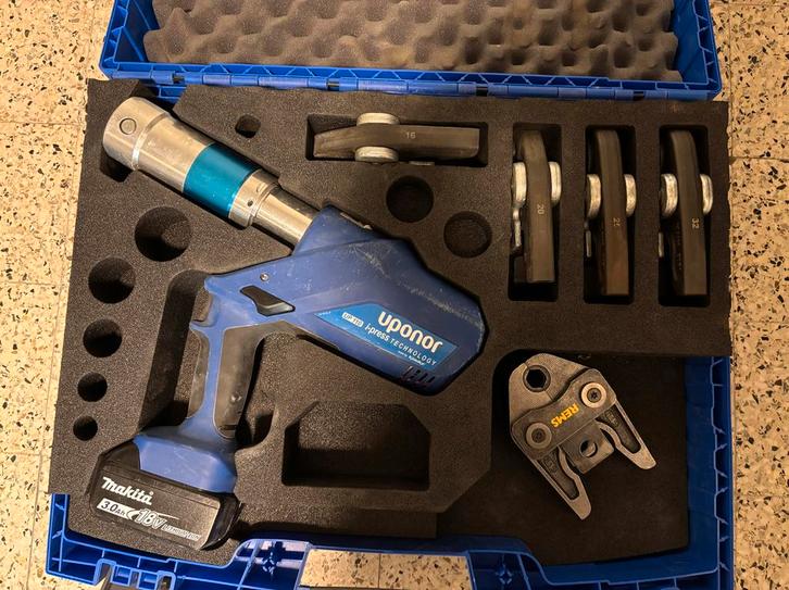 Uponor Accu Perstang UP110 - Nieuwstaat, Doe-het-zelf en Verbouw, Gereedschap | Handgereedschap, Zo goed als nieuw, Ophalen of Verzenden