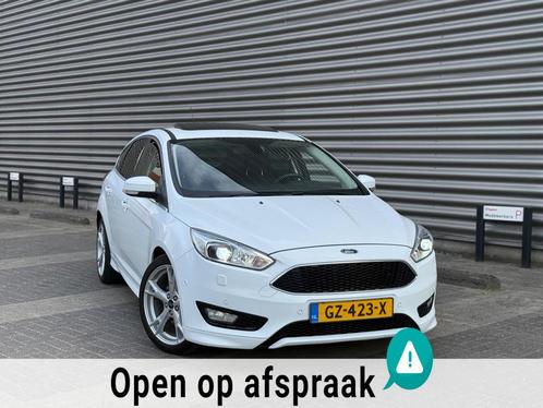 Ford Focus 1.5 Titanium ST-LINE (bj 2015) AUTOMAAT|XENON|SDA, Auto's, Ford, Bedrijf, Te koop, Focus, ABS, Achteruitrijcamera, Airbags