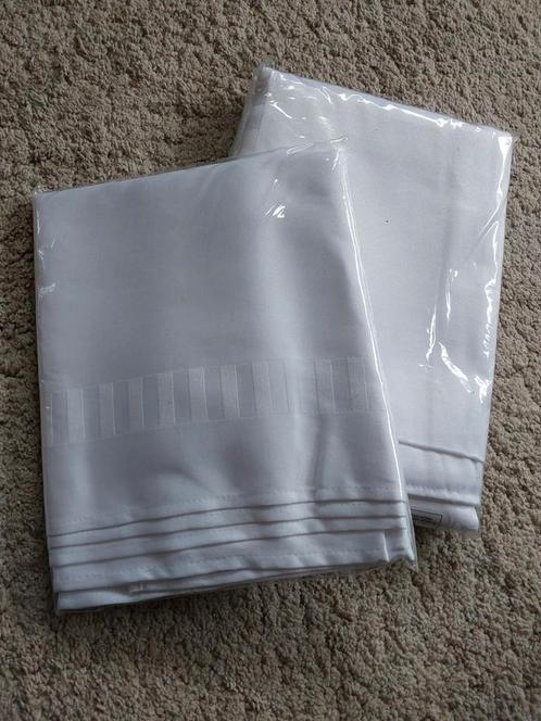 Wit damast tafelkleed met 4 bijpassende servetten, Huis en Inrichting, Keuken | Textiel, Nieuw, Tafelkleed of Tafelzeil, Wit, Ophalen of Verzenden
