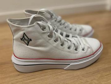 Witte Skechers maat 40 - Zo goed als nieuw! beschikbaar voor biedingen