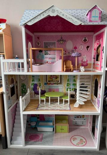 Poppenhuis beschikbaar voor biedingen