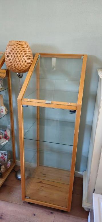 2 prachtige unieke vintage vitrinekasten van ikea beschikbaar voor biedingen