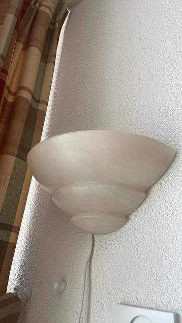 Wandlamp beschikbaar voor biedingen