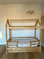 Handgemaakt bedhuisje / peuterbed met lade's en lattenbodem, Ophalen, Gebruikt, 70 tot 85 cm, Lattenbodem