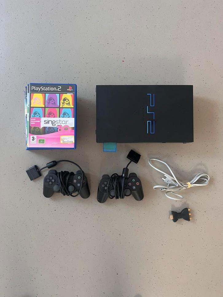 PS2 console met spellen, Spelcomputers en Games, Spelcomputers | Sony PlayStation 2, Gebruikt, Zwart, Met 2 controllers, Met geheugenkaart